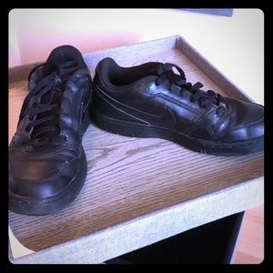 Black Nike Air Sneakers Size 9